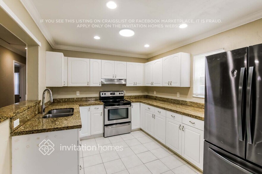 Building Photo - 617 SW 4th St