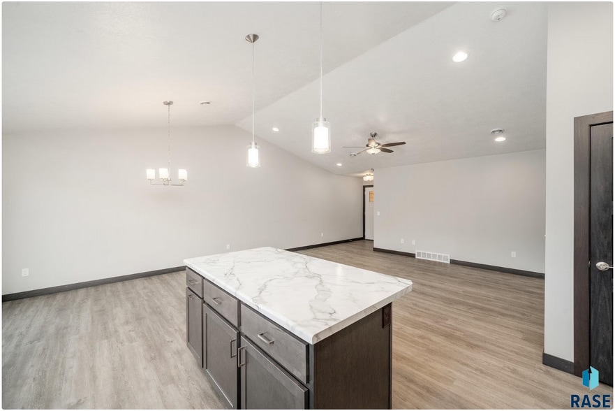 Building Photo - 4601 W 35th St N