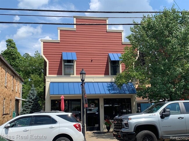 Primary Photo - 457 Mill St