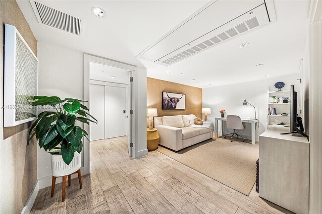 Building Photo - 102 24th St