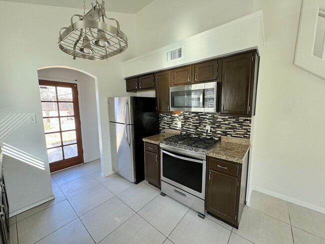 Building Photo - Northeast El Paso 3 Bed Refrig A/C