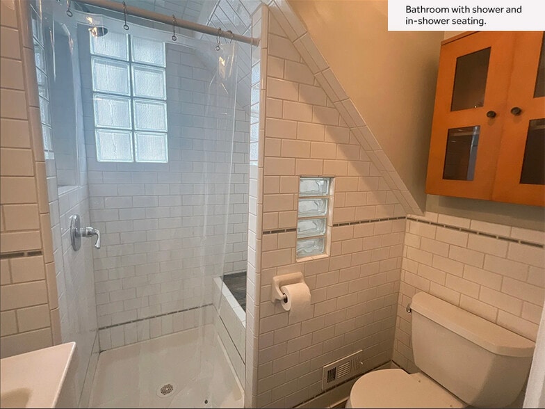 Building Photo - 40 Bartlett St