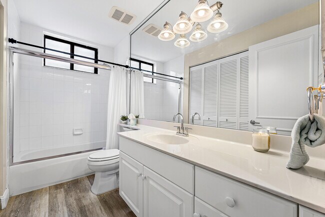 Building Photo - 7546 La Paz Blvd