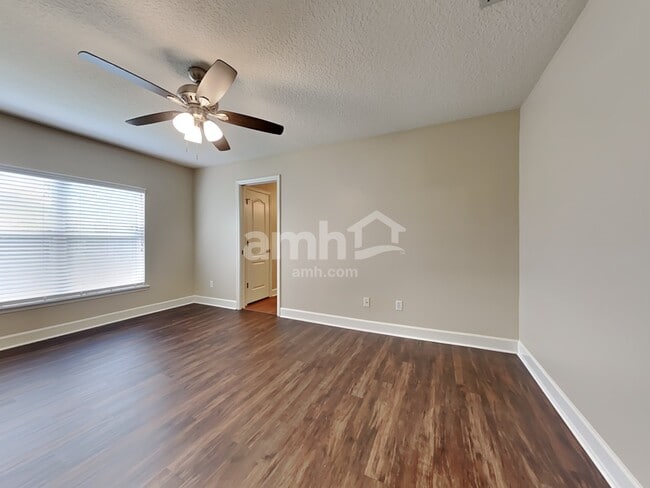Building Photo - 6651 Chester Park Dr