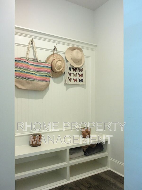 Building Photo - 9926 Stretford Rd