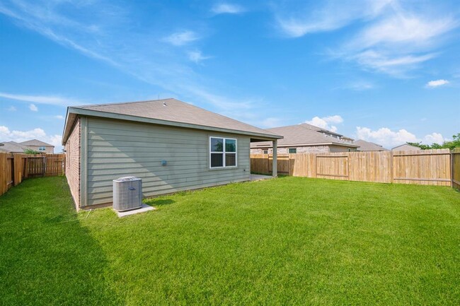 Building Photo - 569 Amberwood Pk Dr