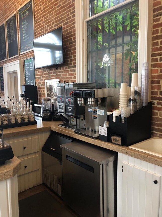 Building Photo - 25514 E Main St