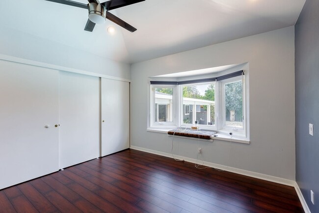 Building Photo - Spacious 5-Bedroom, 3-Bath Home with Pool ...