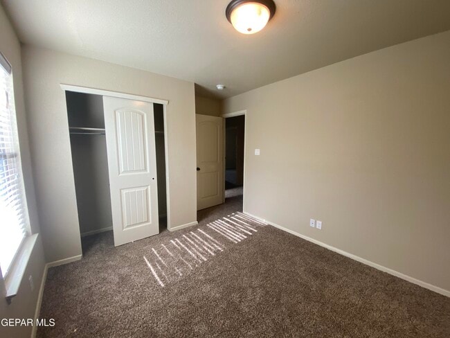 Building Photo - 408 La Puesta Dr