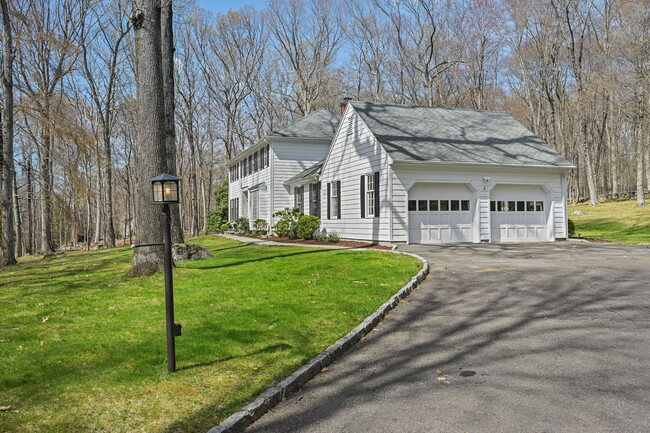 Building Photo - 60 Squires Ln