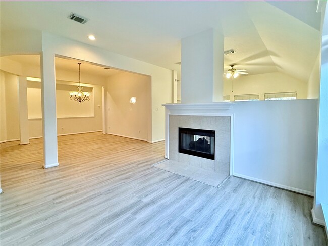 Building Photo - 13714 Brighton Park Dr