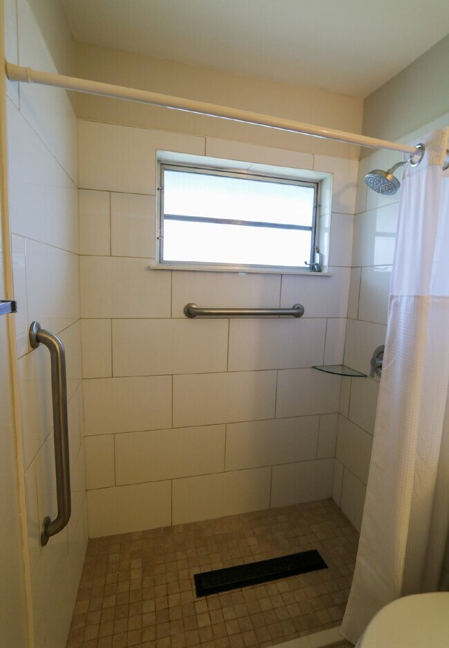 Building Photo - 1204 Harkness Way