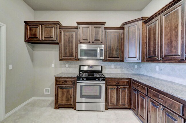 Building Photo - 308 Stoneridge Dr