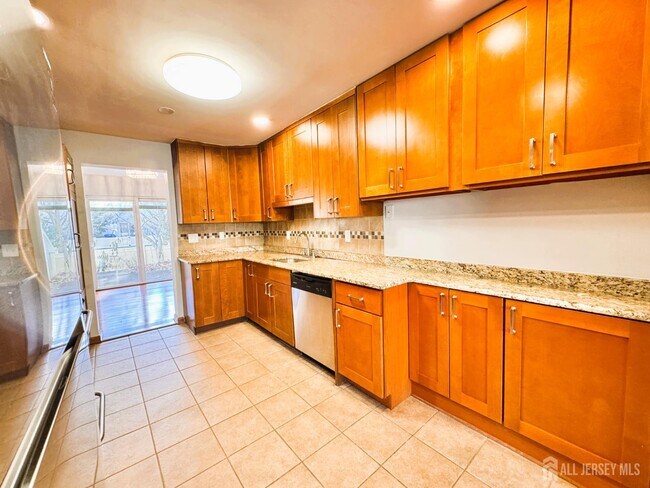 Building Photo - 160 Thoreau Dr