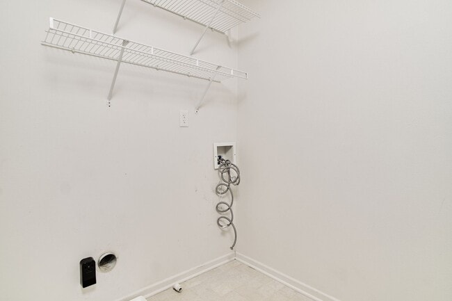 Building Photo - 3 BD/2.5 BA in Fishers!