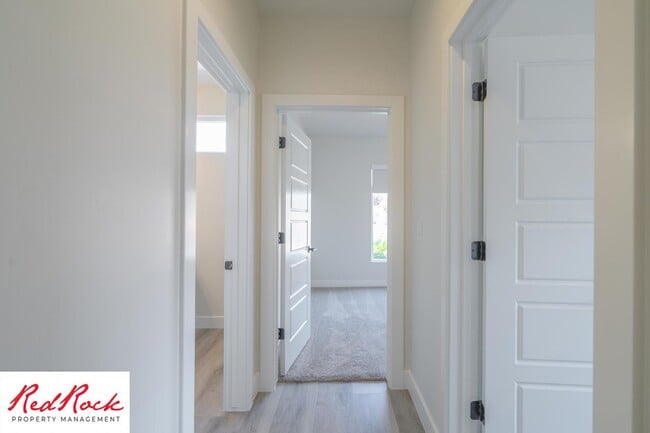 Building Photo - Modern 3 Bedroom Single-Level Home in Vill...