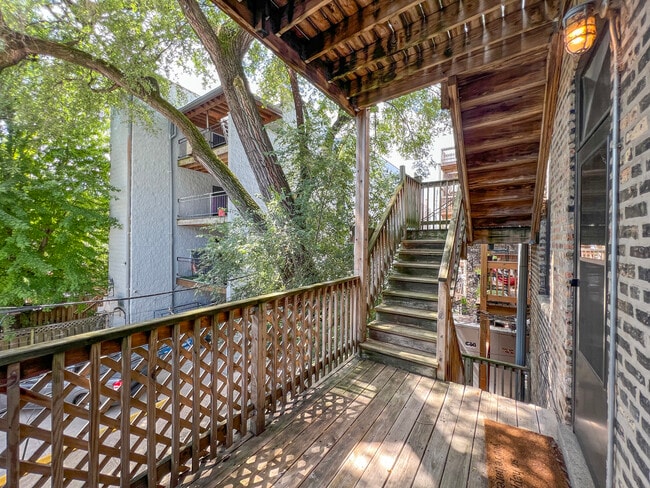 Building Photo - 951 W Armitage Ave
