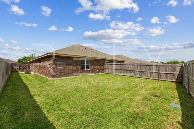 Building Photo - PM1-TEMP603 W Karey Dr