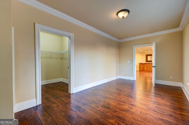 Building Photo - 1049 Highland Village Trail
