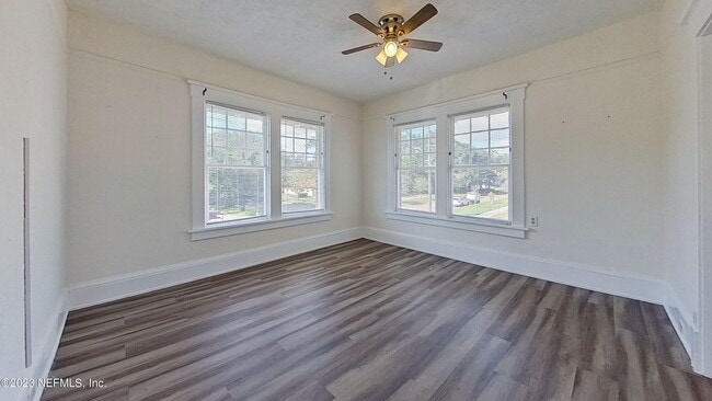 Building Photo - 907 Copeland St