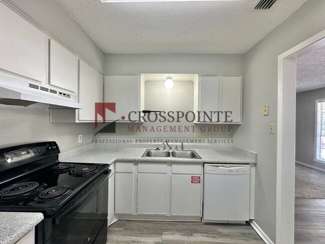 Building Photo - Coming Soon! 2 bed 2 bath Apartment in South Tyler!