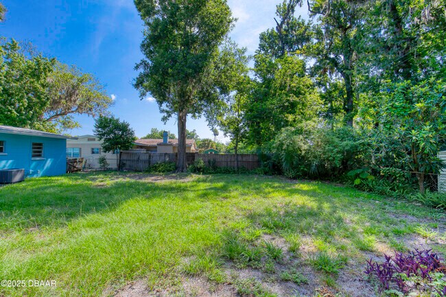 Building Photo - 1133 Bradenton Rd