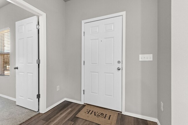 Building Photo - Spacious Home in Fayetteville!