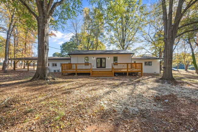 Building Photo - 8625 Cedarbrook Dr