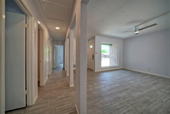 Building Photo - 5301 Gladstone Dr