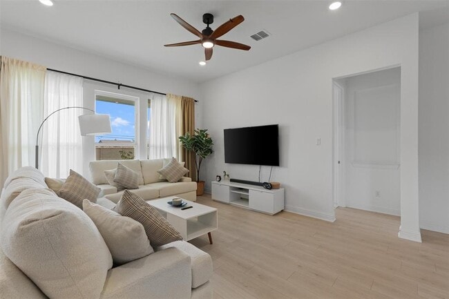 Building Photo - 20240 Smedley Dr