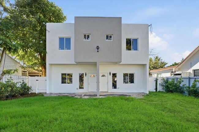 Building Photo - 1126 NW 28th St