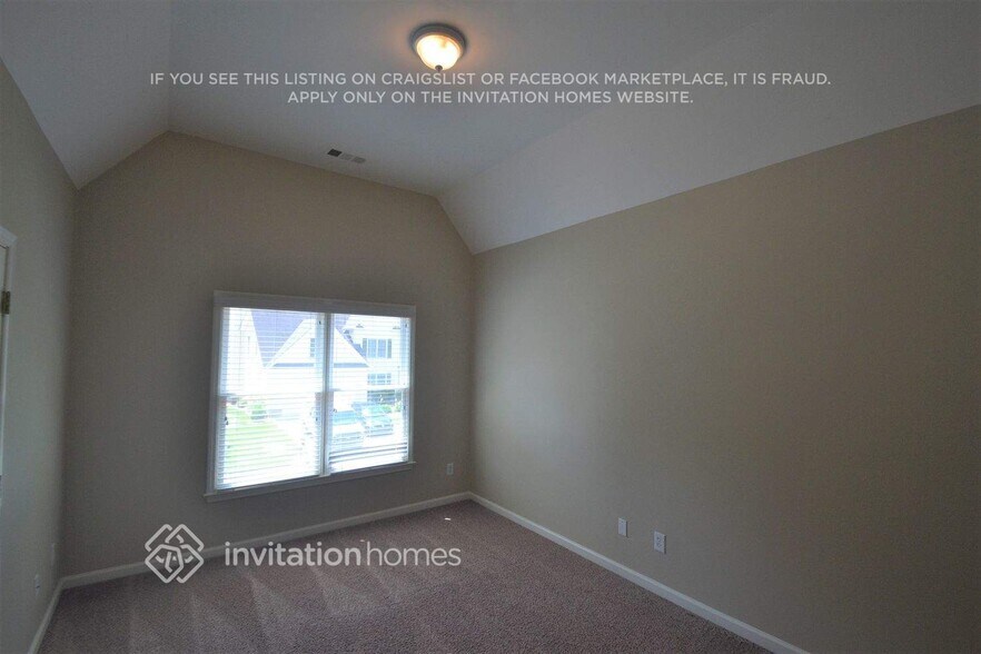 Building Photo - 9175 Waterford Ln