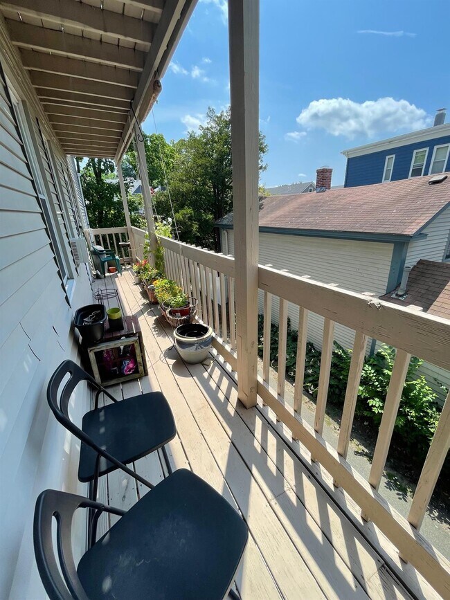 Building Photo - 40A Linden Ave