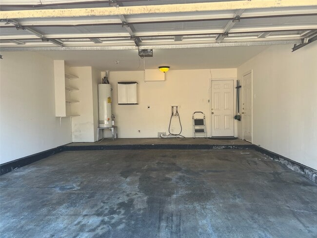 Building Photo - 5115 Autumn Forest Dr