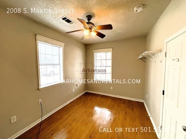 Building Photo - 2008 S Martin St