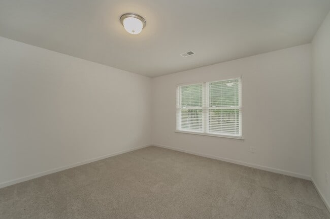 Building Photo - 7105 Plott Rd