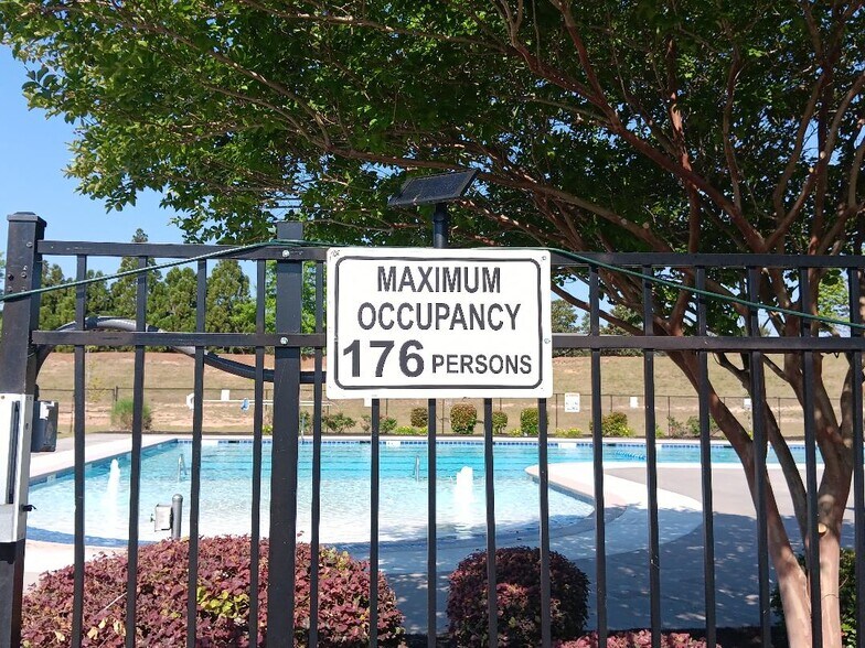 Building Photo - 724 Buddy Ct