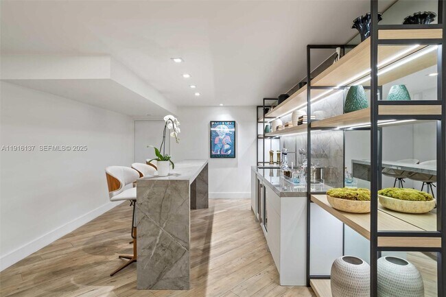 Building Photo - 2301 Collins Ave