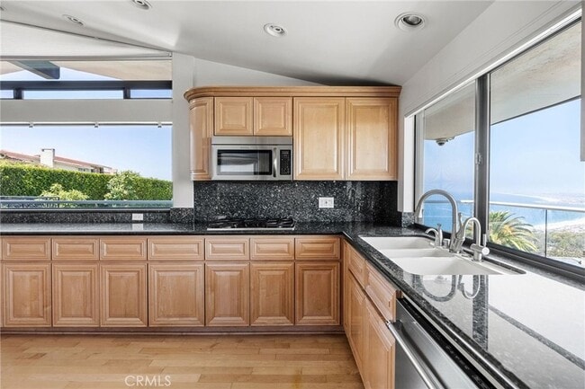 Building Photo - 972 Via Rincon