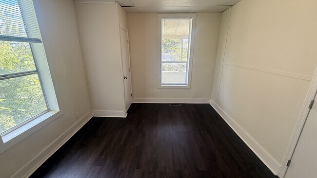 Building Photo - 4316 6th Ave