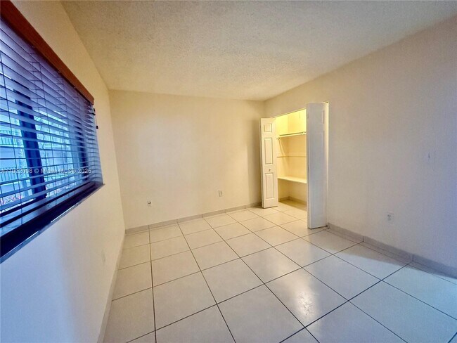 Building Photo - 8760 SW 133rd Avenue Rd