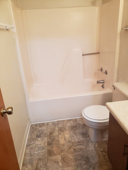 Bathroom - 32A 5th St