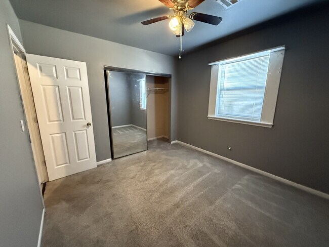 Building Photo - 3BR/Ba duplex in Branson West