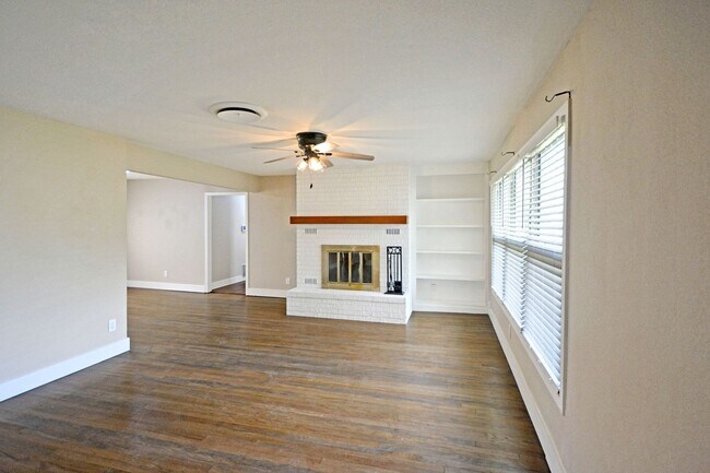 Building Photo - 671 W Merriweather St