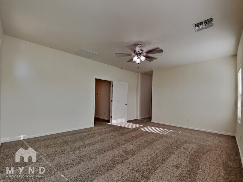 Building Photo - 1742 W Pollack St