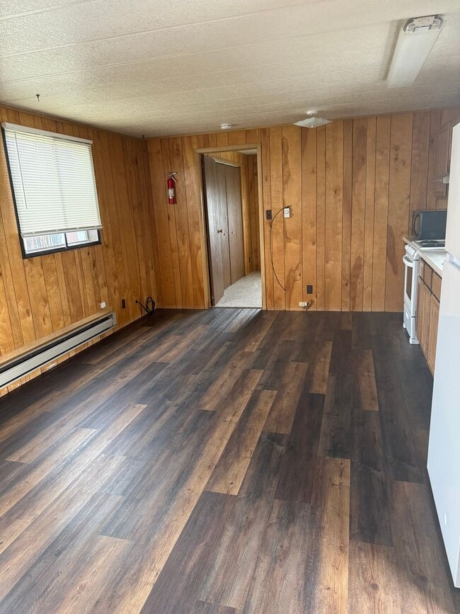 Building Photo - 1 Bed/1 Bath in Bar Nunn – All Utilities Included + Yard & Shed