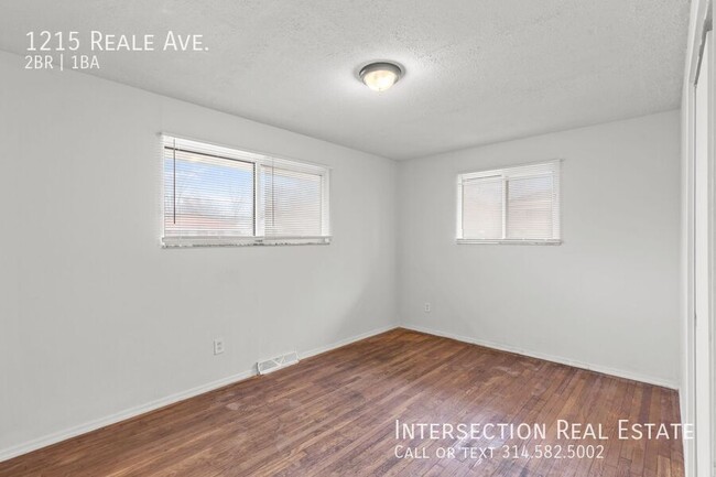 Building Photo - 1215 Reale Ave