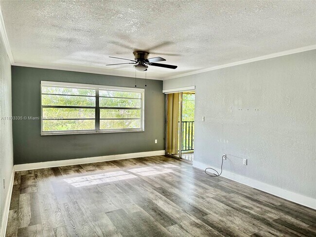 Building Photo - 15430 SW 82nd Ln