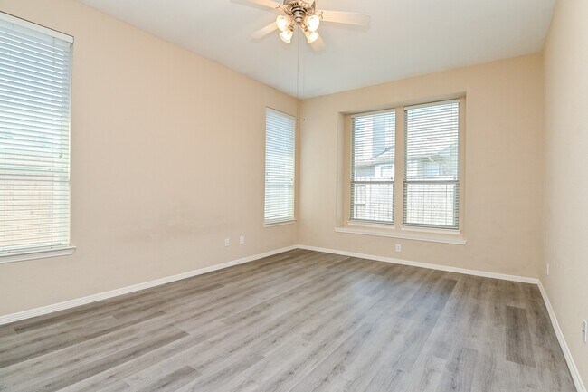 Building Photo - 719 Levi Bend