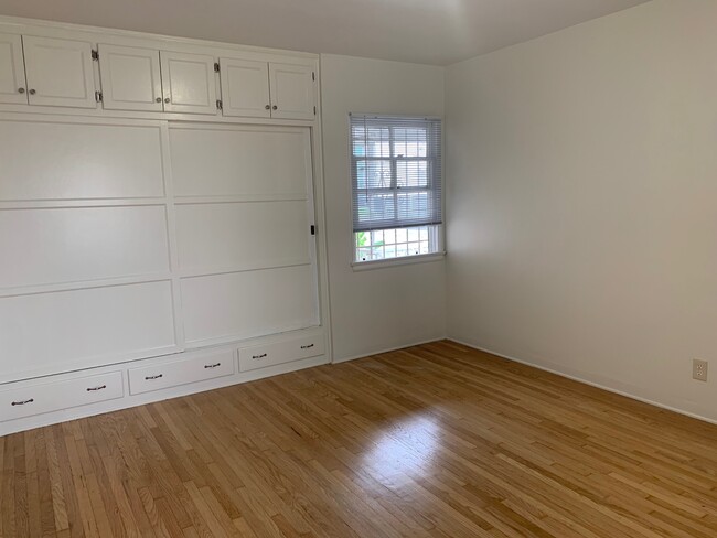 Bedroom - 1134 W 85th St